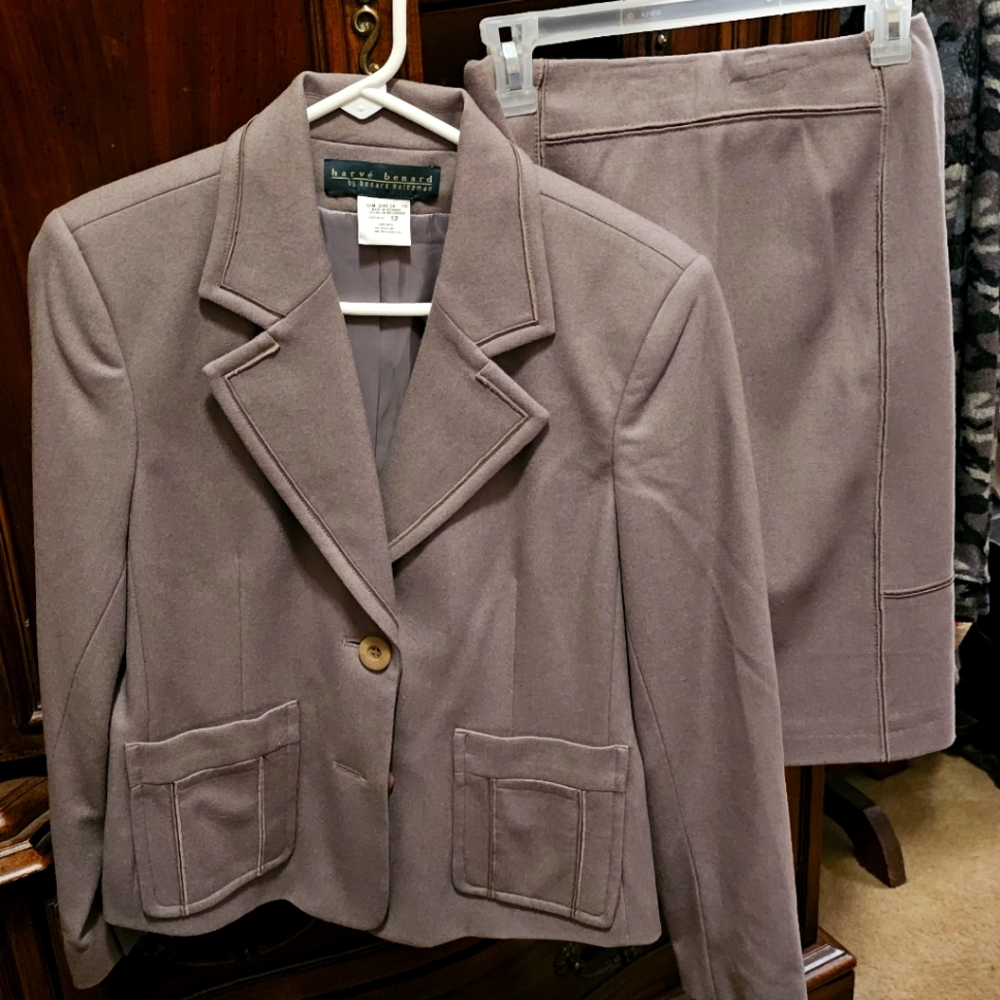 2 piece designer vintage skirt suit